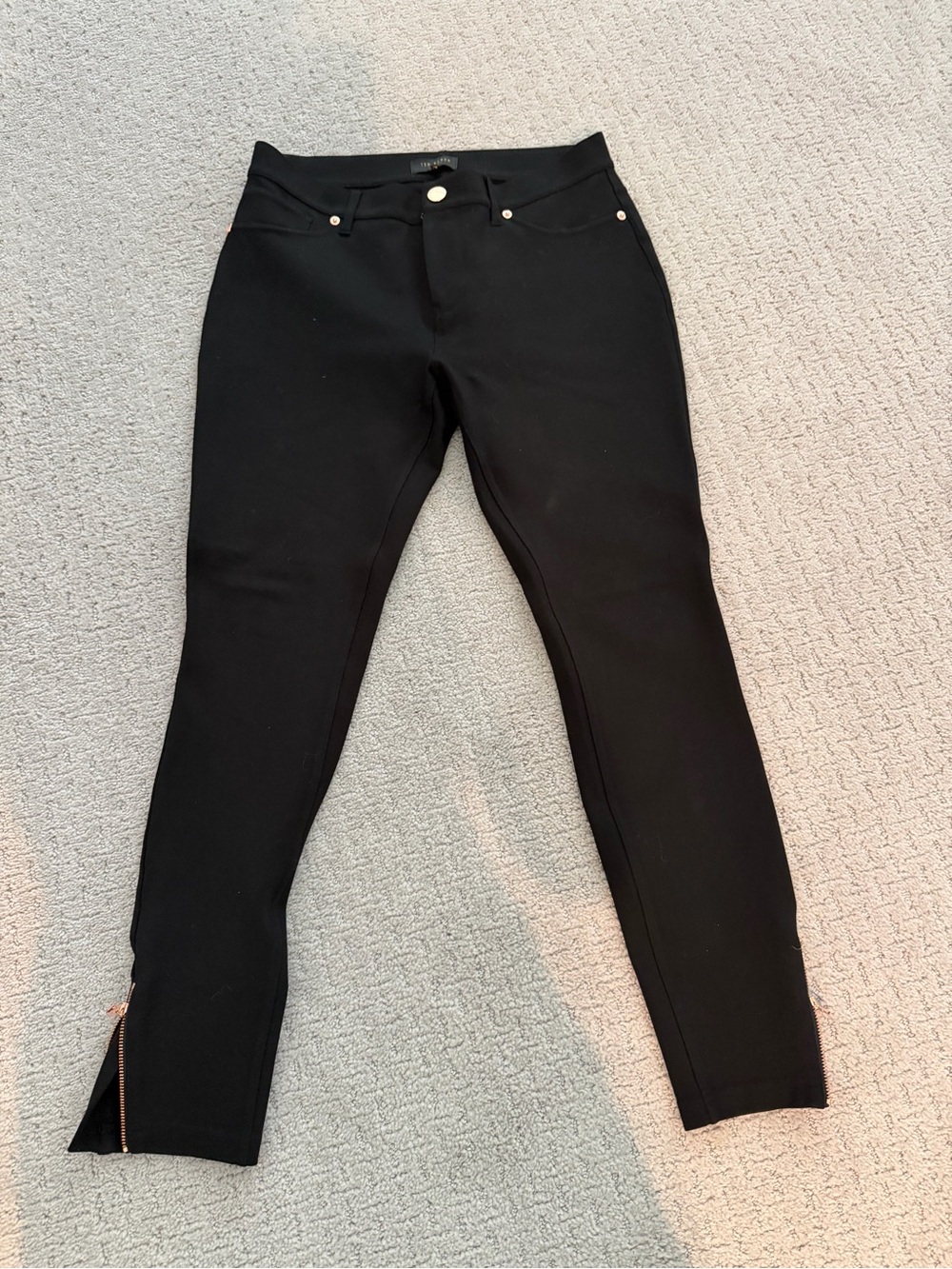 Ted Baker Black Skinny Ponte Pants with Ankle Zip - size 6